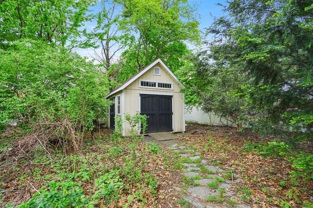 232 Eastwood Dr, Westfield, MA 01085