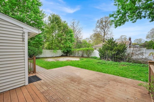 232 Eastwood Dr, Westfield, MA 01085