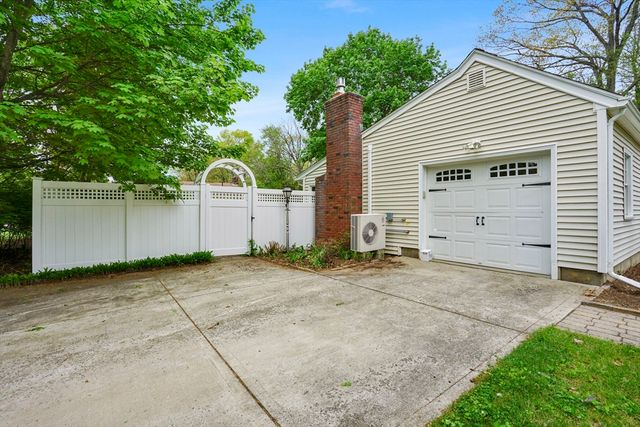 232 Eastwood Dr, Westfield, MA 01085
