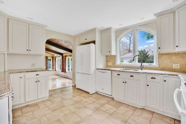 232 Eastwood Dr, Westfield, MA 01085