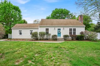 232 Eastwood Dr, Westfield, MA 01085