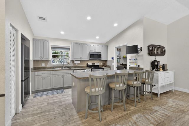 16087 E Pleasure Drive, The Acreage, FL 33470