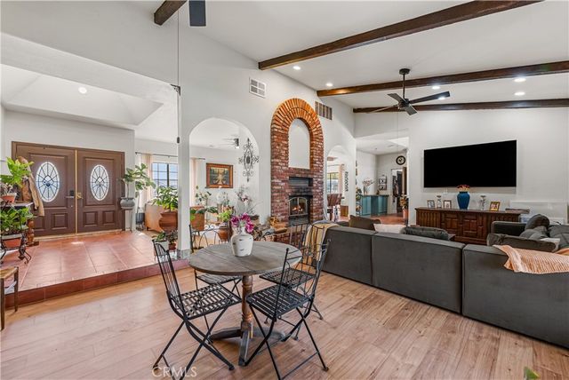 8549 W Avenue D2, Lancaster, CA 93536