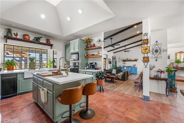 8549 W Avenue D2, Lancaster, CA 93536