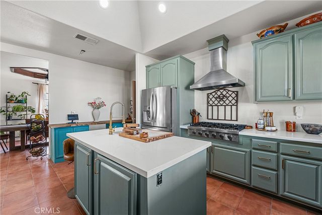 8549 W Avenue D2, Lancaster, CA 93536