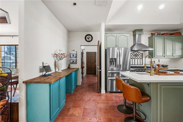 8549 W Avenue D2, Lancaster, CA 93536