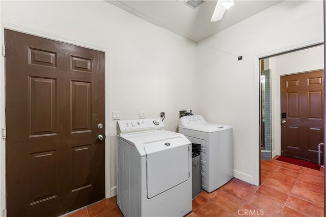 8549 W Avenue D2, Lancaster, CA 93536
