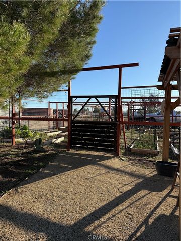 8549 W Avenue D2, Lancaster, CA 93536