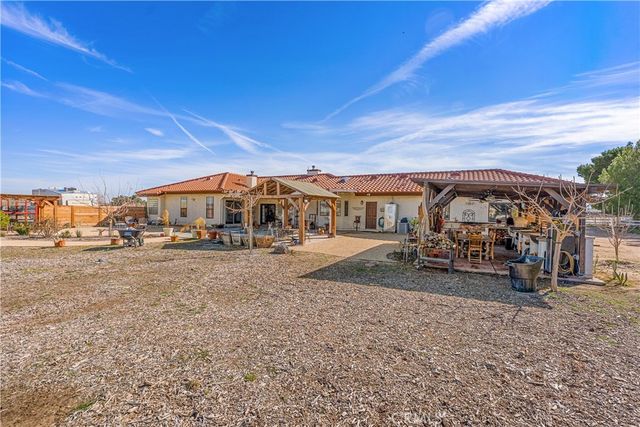 8549 W Avenue D2, Lancaster, CA 93536