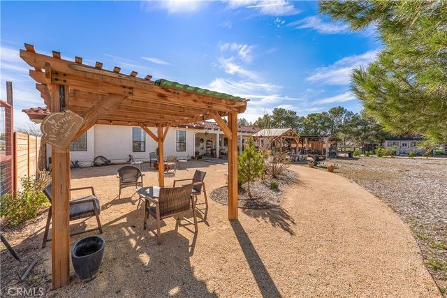 8549 W Avenue D2, Lancaster, CA 93536
