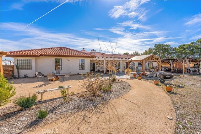 8549 W Avenue D2, Lancaster, CA 93536