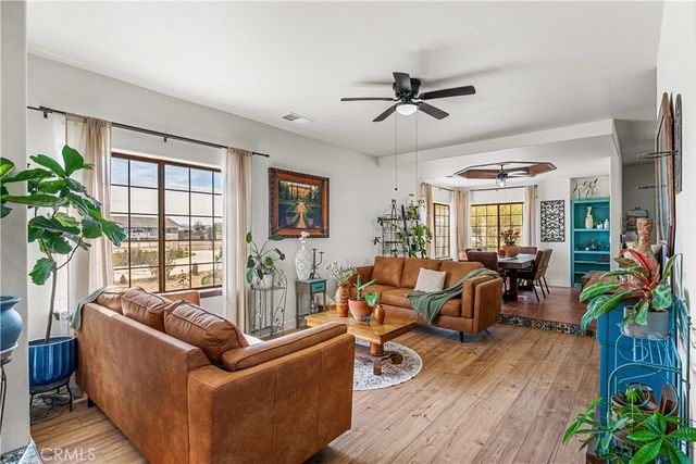 8549 W Avenue D2, Lancaster, CA 93536