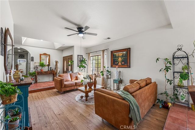 8549 W Avenue D2, Lancaster, CA 93536