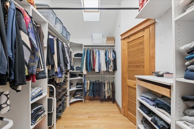 5255 W Ardmore Avenue, Chicago, IL 60646