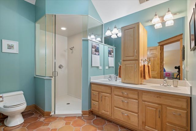 5255 W Ardmore Avenue, Chicago, IL 60646