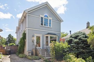 5255 W Ardmore Avenue, Chicago, IL 60646