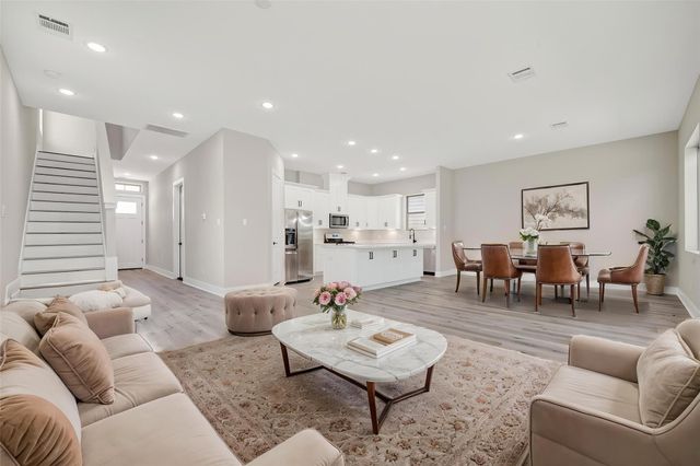 4902 Wunder Way, Houston, TX 77069