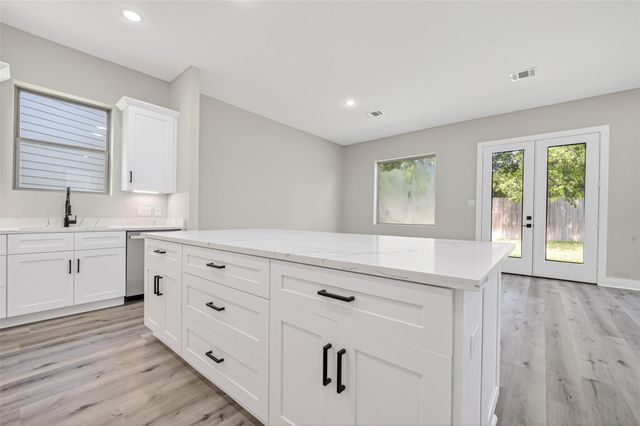 4902 Wunder Way, Houston, TX 77069