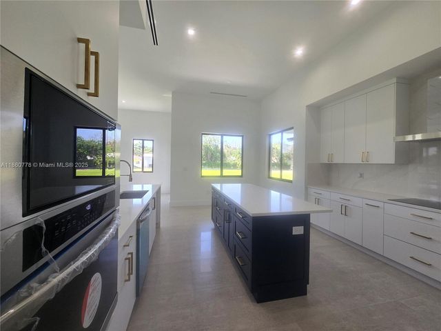 23840 SW 209th Pl, Homestead, FL 33031