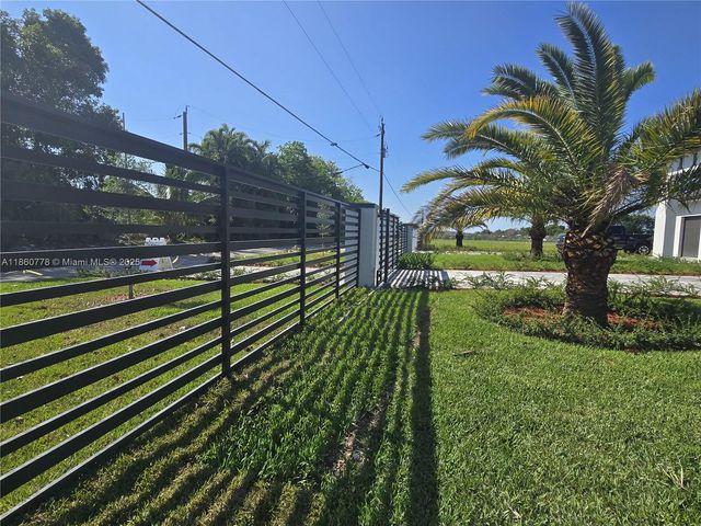 23840 SW 209th Pl, Homestead, FL 33031