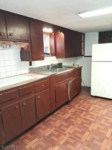 37 Springdale Ave, Newark City, NJ 07107