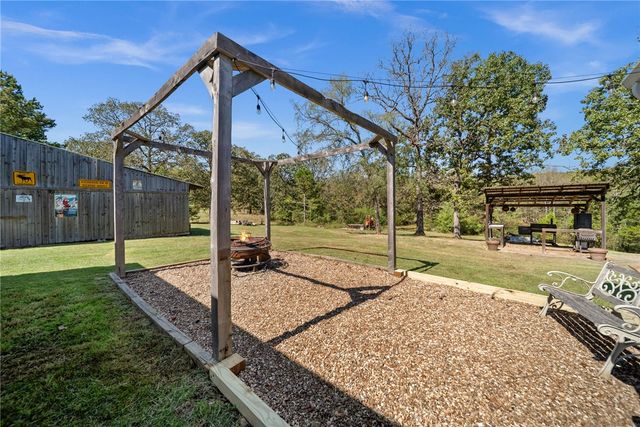 4720 E Wyman Road, Fayetteville, AR 72701