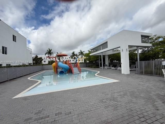 10412 NW 63rd Ter, Doral, FL 33178