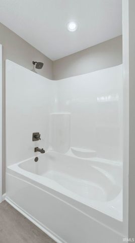 10901 Oaklynn Reserve Boulevard, Fort Wayne, IN 46835