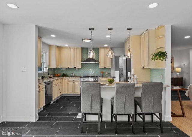 1221 HUNTINGDON PIKE, Huntingdon Valley, PA 19006