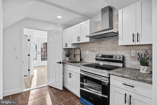 1221 HUNTINGDON PIKE, Huntingdon Valley, PA 19006