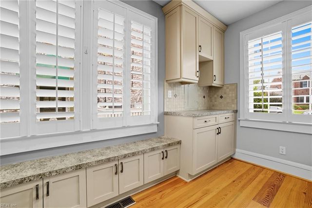 6146 Eastwood TER, Norfolk, VA 23508