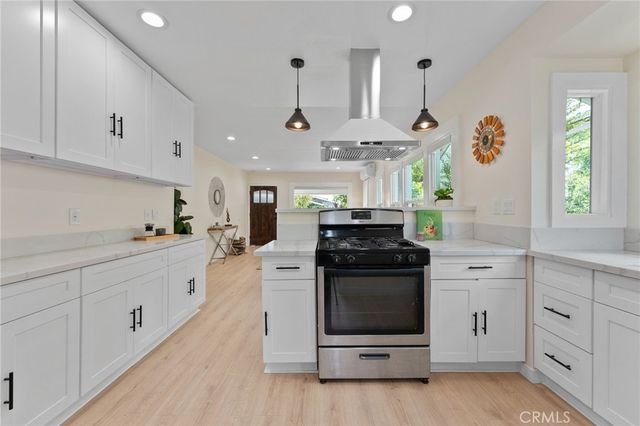 3821 S Hobart Boulevard, Los Angeles, CA 90062