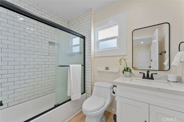 3821 S Hobart Boulevard, Los Angeles, CA 90062