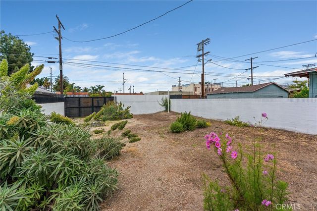 3821 S Hobart Boulevard, Los Angeles, CA 90062