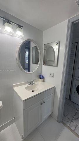 212 Lake Pointe Dr 102, Oakland Park, FL 33309