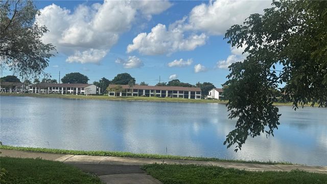 212 Lake Pointe Dr 102, Oakland Park, FL 33309