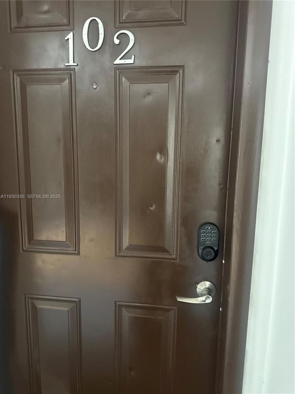 212 Lake Pointe Dr 102, Oakland Park, FL 33309