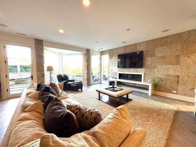 315 S Valley Hill Road, Bull Valley, IL 60098