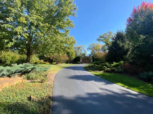 315 S Valley Hill Road, Bull Valley, IL 60098