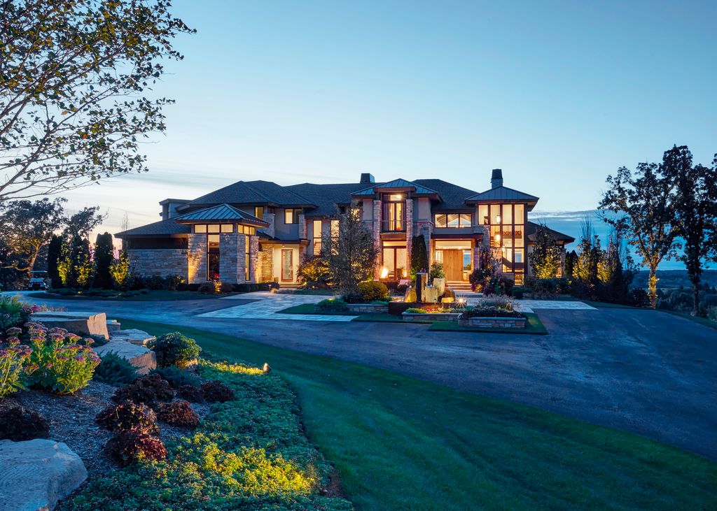 315 S Valley Hill Road, Bull Valley, IL 60098