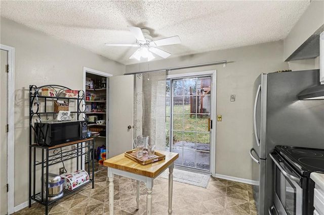 8334 Metcalf Avenue, Overland Park, KS 66212