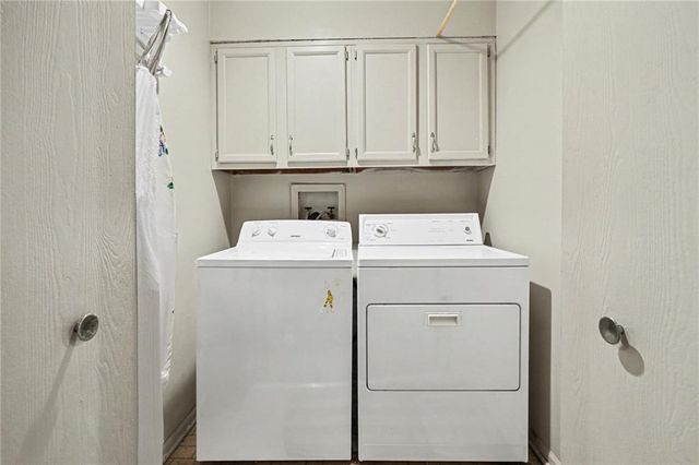 8334 Metcalf Avenue, Overland Park, KS 66212