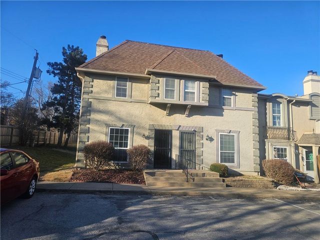 8334 Metcalf Avenue, Overland Park, KS 66212