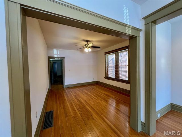 4143 Shaw Boulevard, St Louis, MO 63110