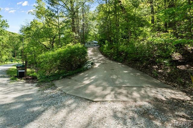 8075 Glenn Drive, Barnhart, MO 63012