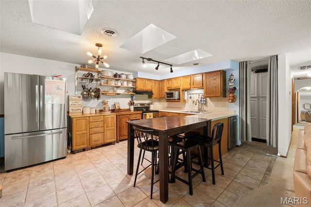 8075 Glenn Drive, Barnhart, MO 63012