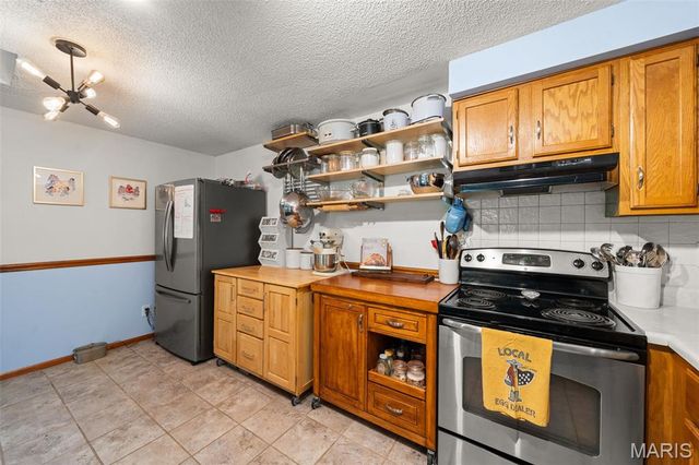 8075 Glenn Drive, Barnhart, MO 63012