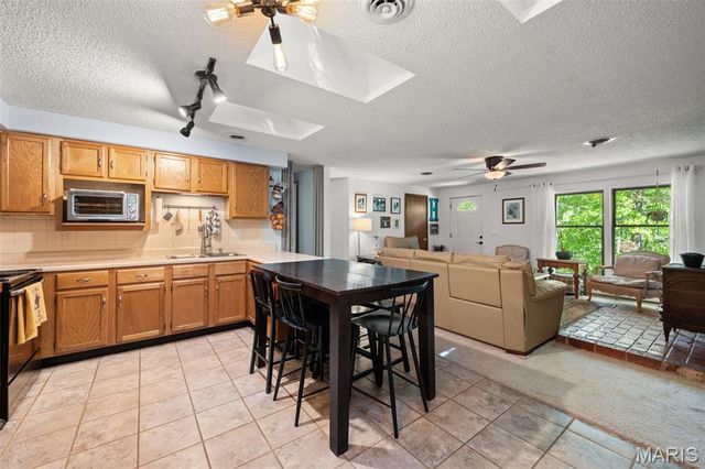 8075 Glenn Drive, Barnhart, MO 63012