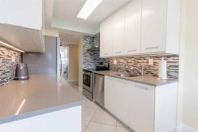 250 174th St 1118, Sunny Isles Beach, FL 33160