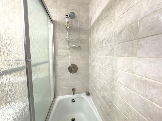 250 174th St 1118, Sunny Isles Beach, FL 33160